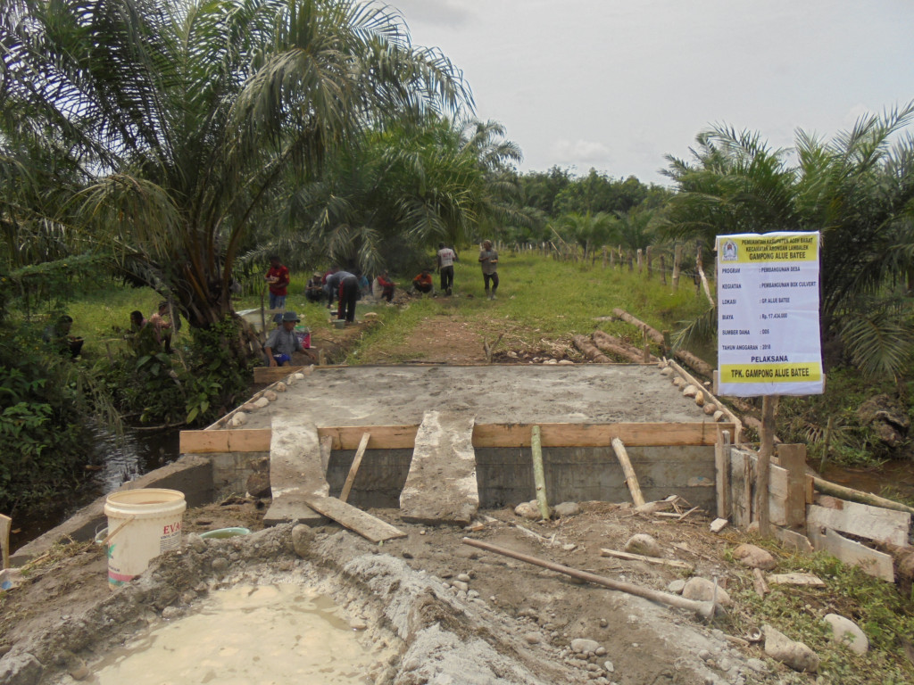 Jembatan penghubung antara Gampong Alue Batee dan Gampong Panton Makmu yang di Danai oleh Dana Desa Tahun 2018 telah selesai dilaksanakan.